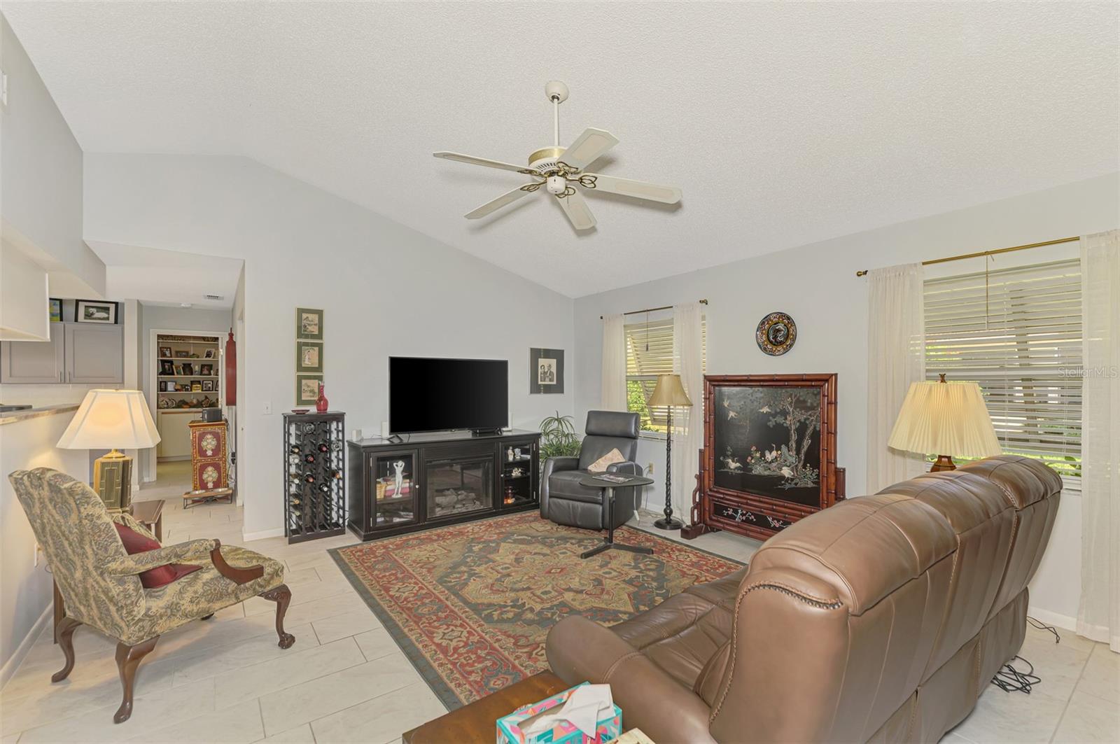 3168 E VILLAGE DR — photo 33
