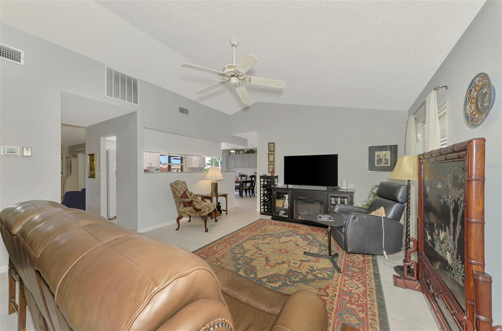 3168 E VILLAGE DR — photo 34