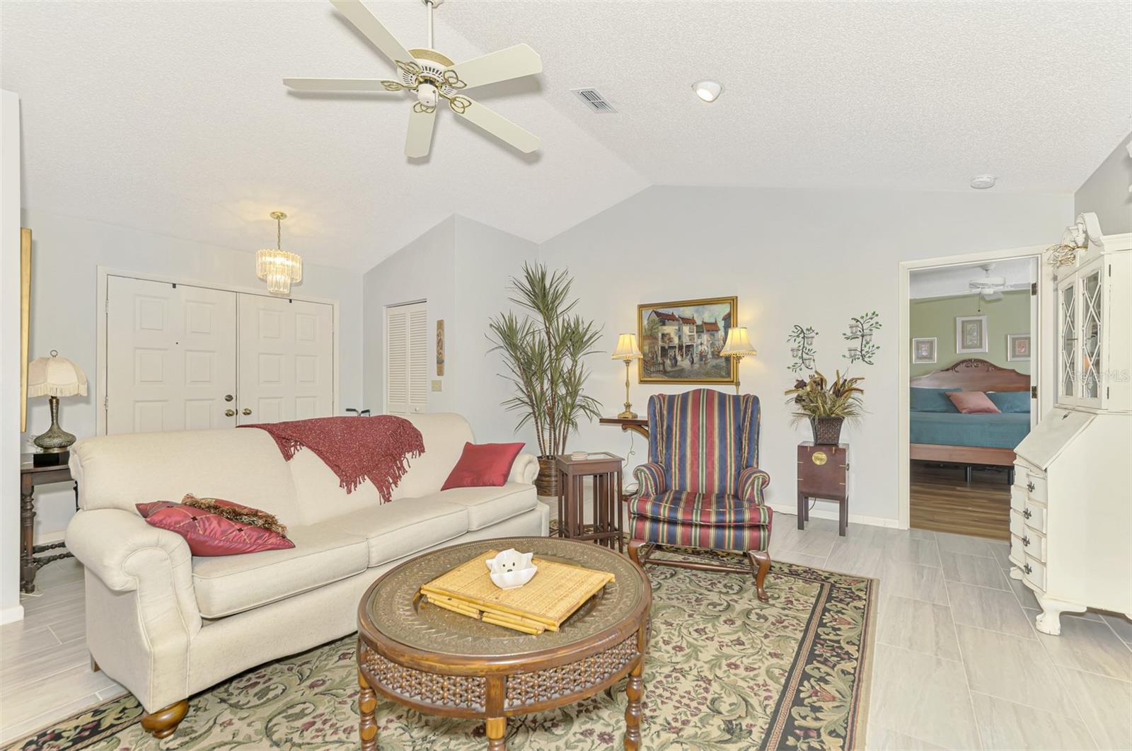 3168 E VILLAGE DR — photo 14