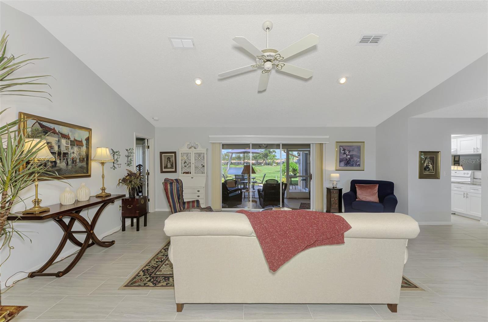 3168 E VILLAGE DR — photo 12