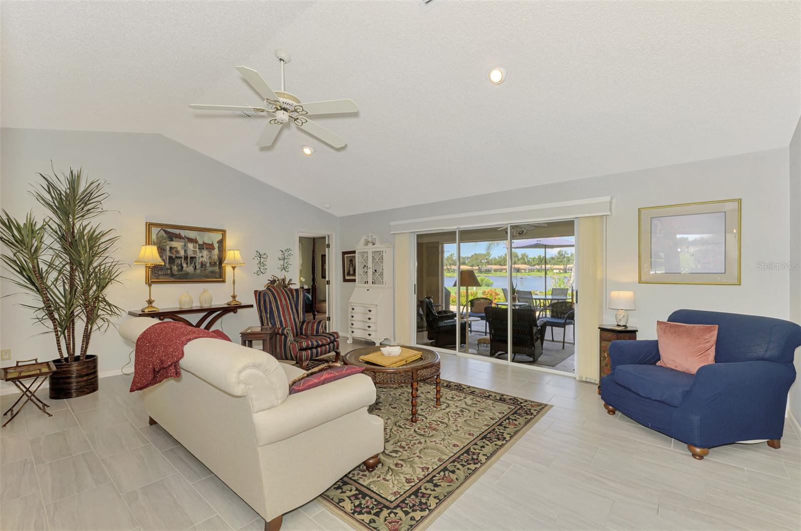 3168 E VILLAGE DR — photo 13