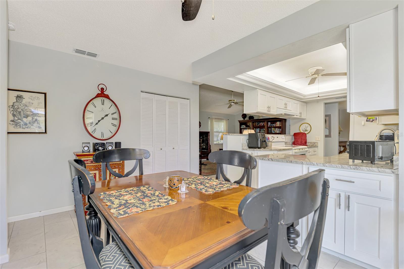 3168 E VILLAGE DR — photo 30