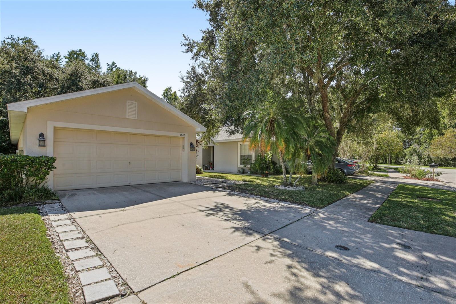 7842 CITRUS BLOSSOM DR — photo 2