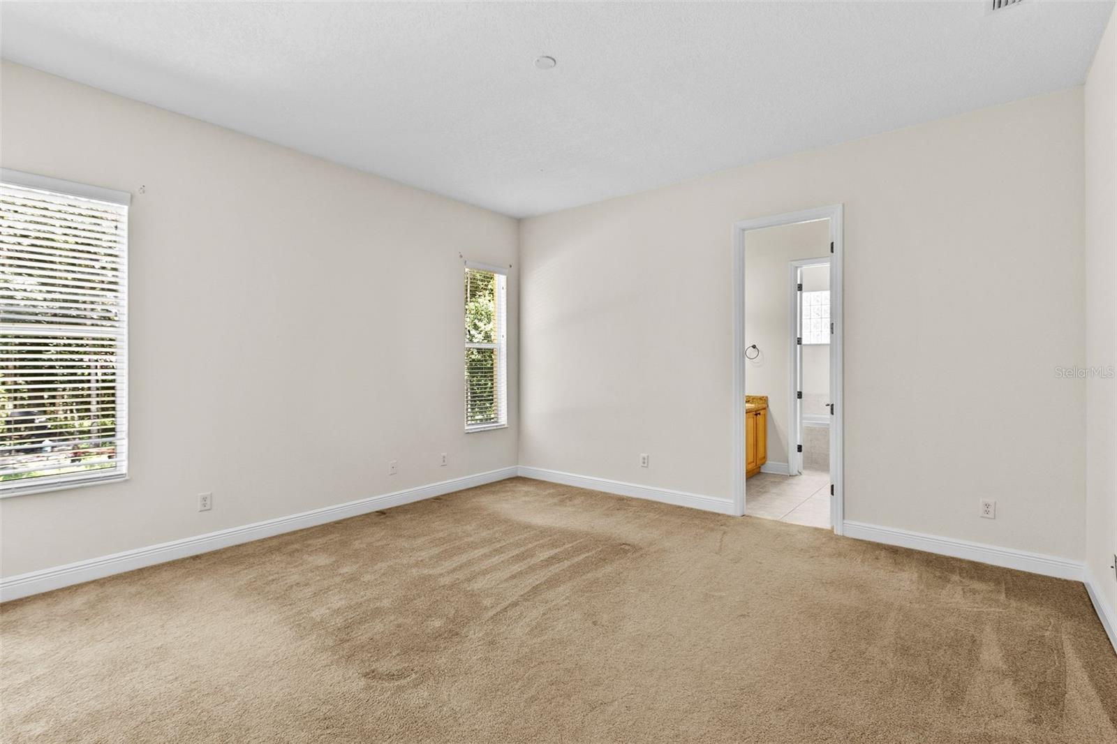 4116 WOODACRE LN — photo 8