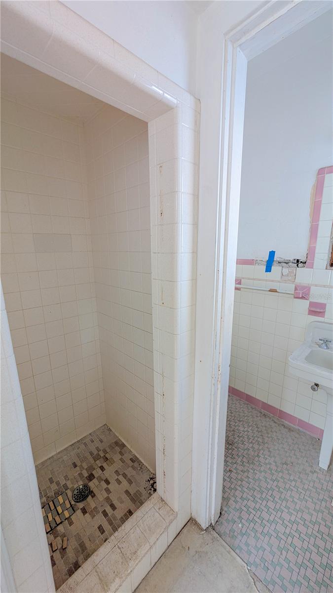 852 4TH AVE N — photo 13