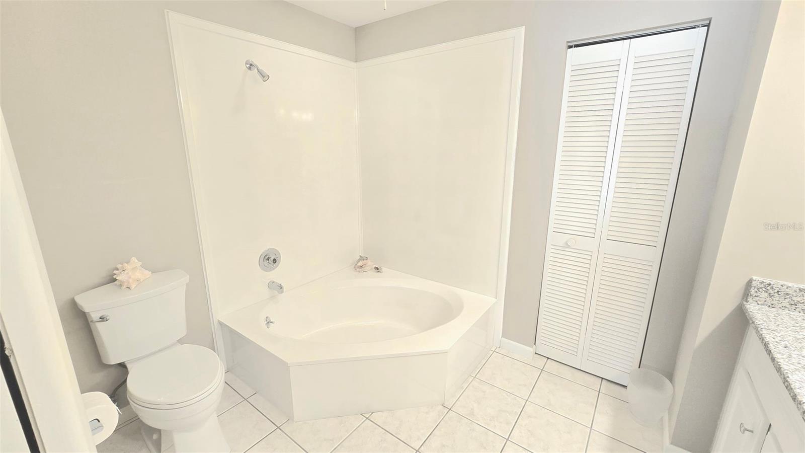 623 OAK HILL CIR #28 — photo 22
