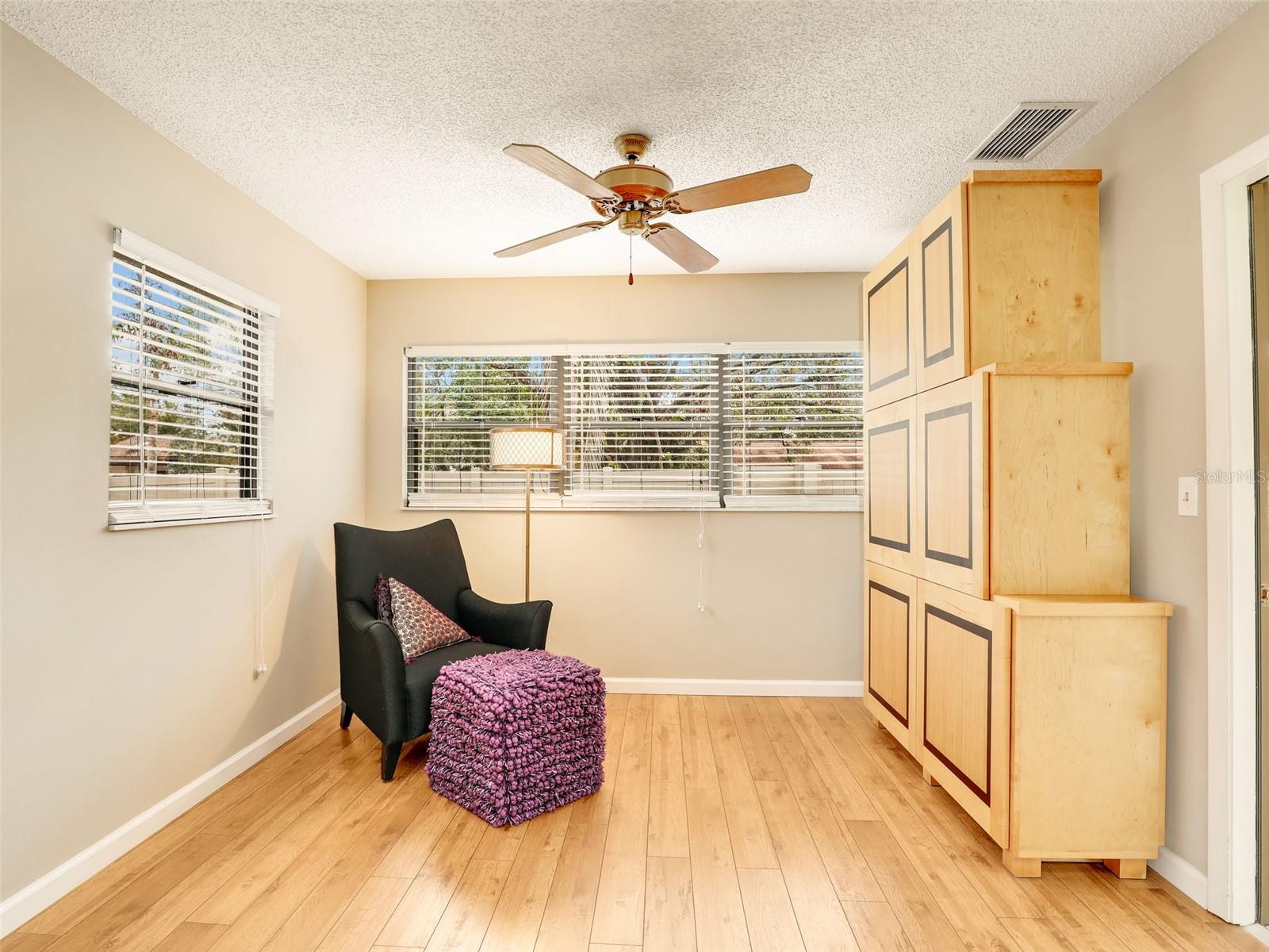 623 OAK HILL CIR #28 — photo 18