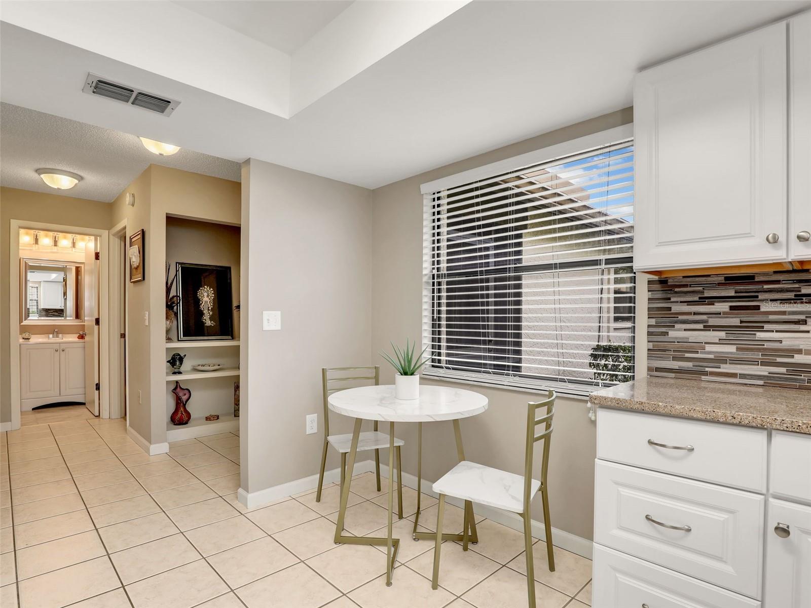 623 OAK HILL CIR #28 — photo 10