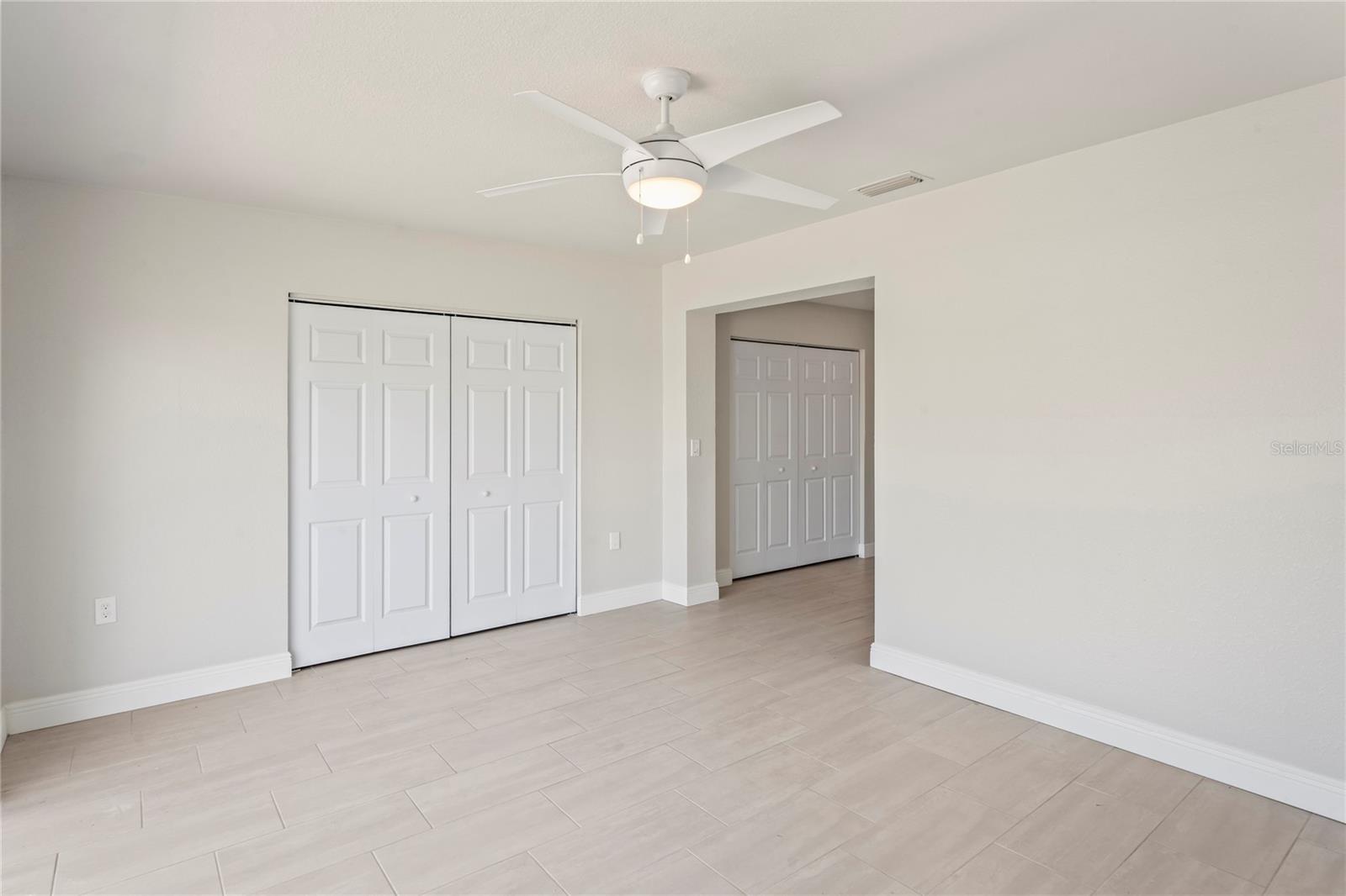 516 CRYSTAL DR — photo 12