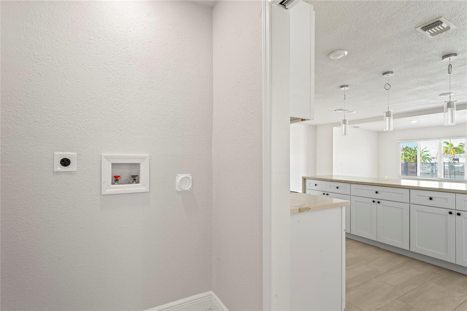 516 CRYSTAL DR — photo 21