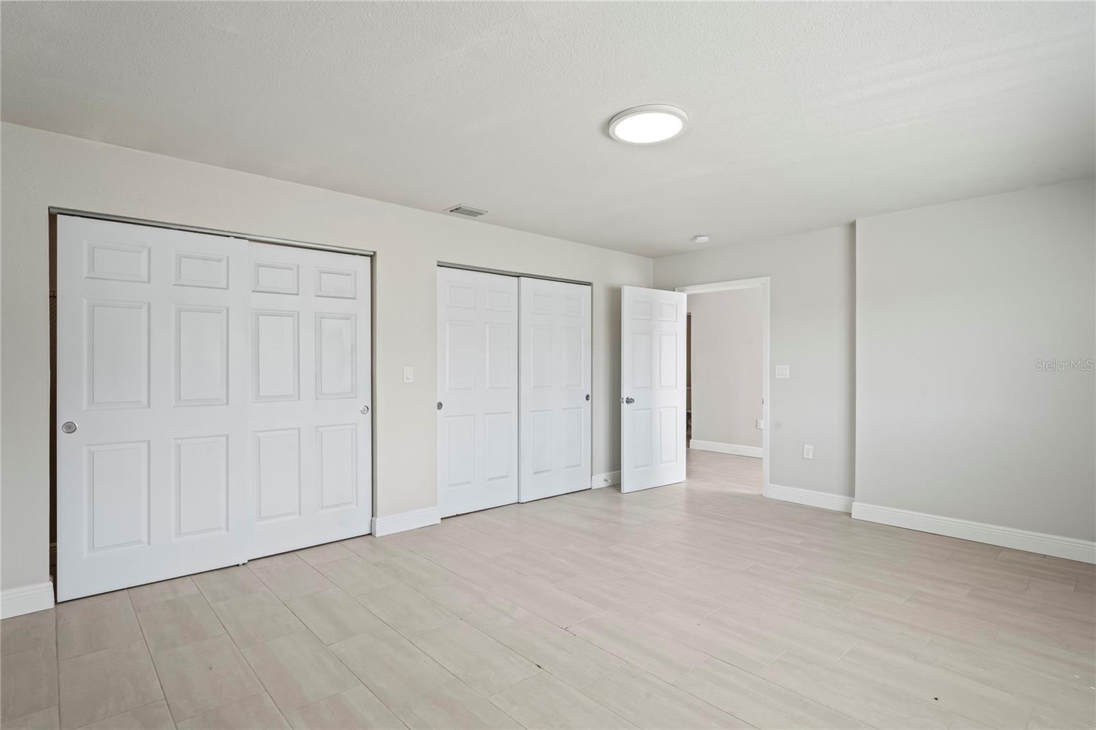 516 CRYSTAL DR — photo 19