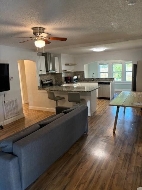 4035 14TH AVE S — photo 2