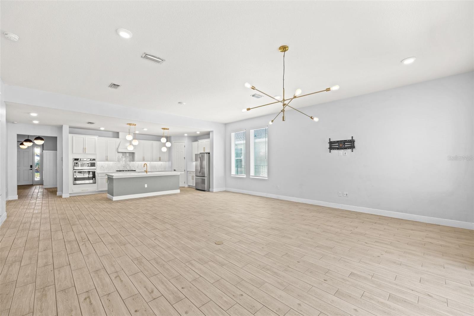 6232 SEA AIR DR — photo 20