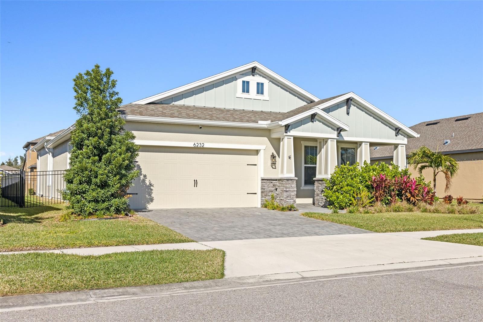 6232 SEA AIR DR — photo 3