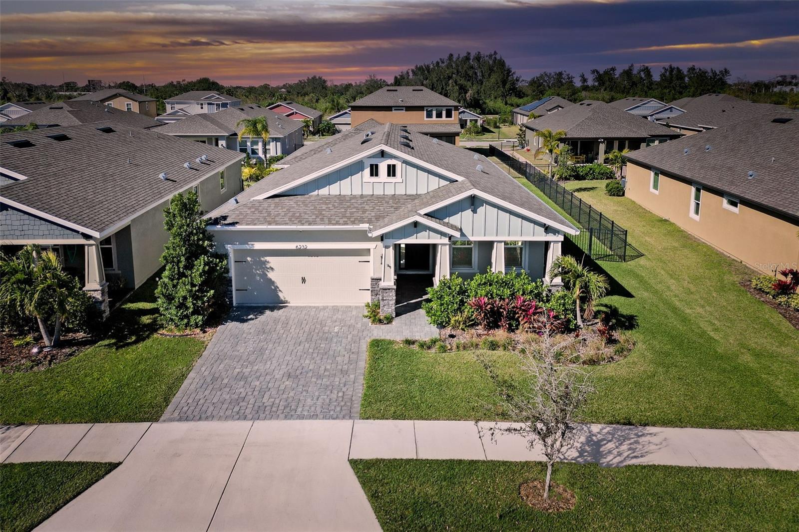 6232 SEA AIR DR — photo 4