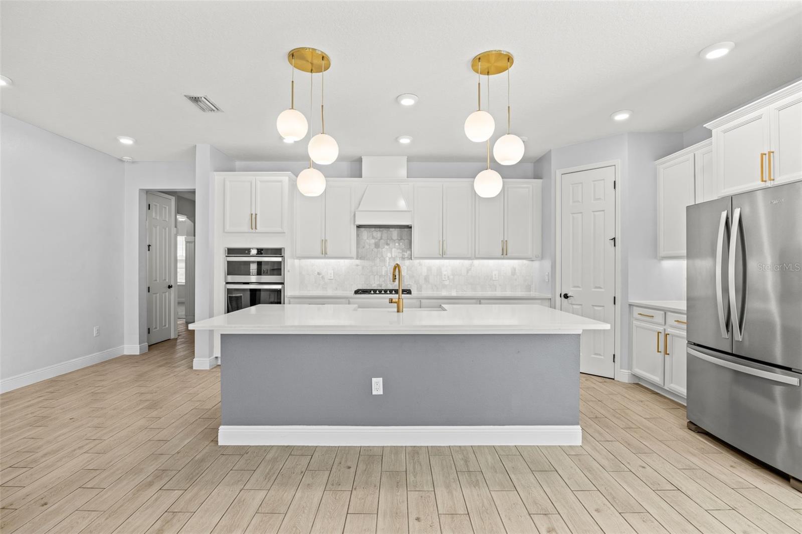 6232 SEA AIR DR — photo 12