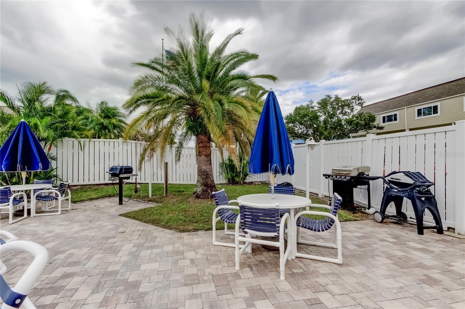 433 PAULA DR S #27 — photo 34