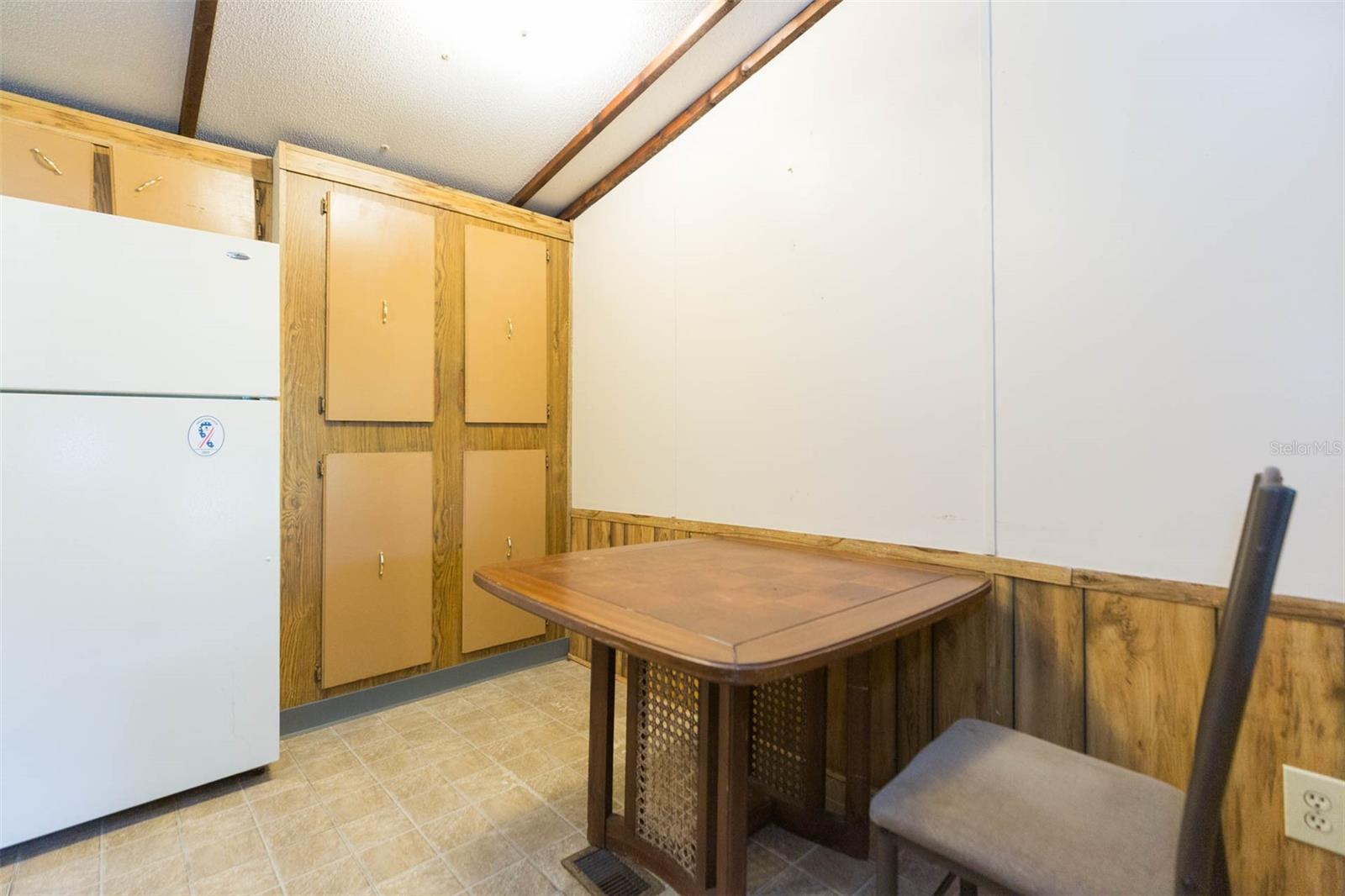 11228 MARLBOROUGH DR — photo 14