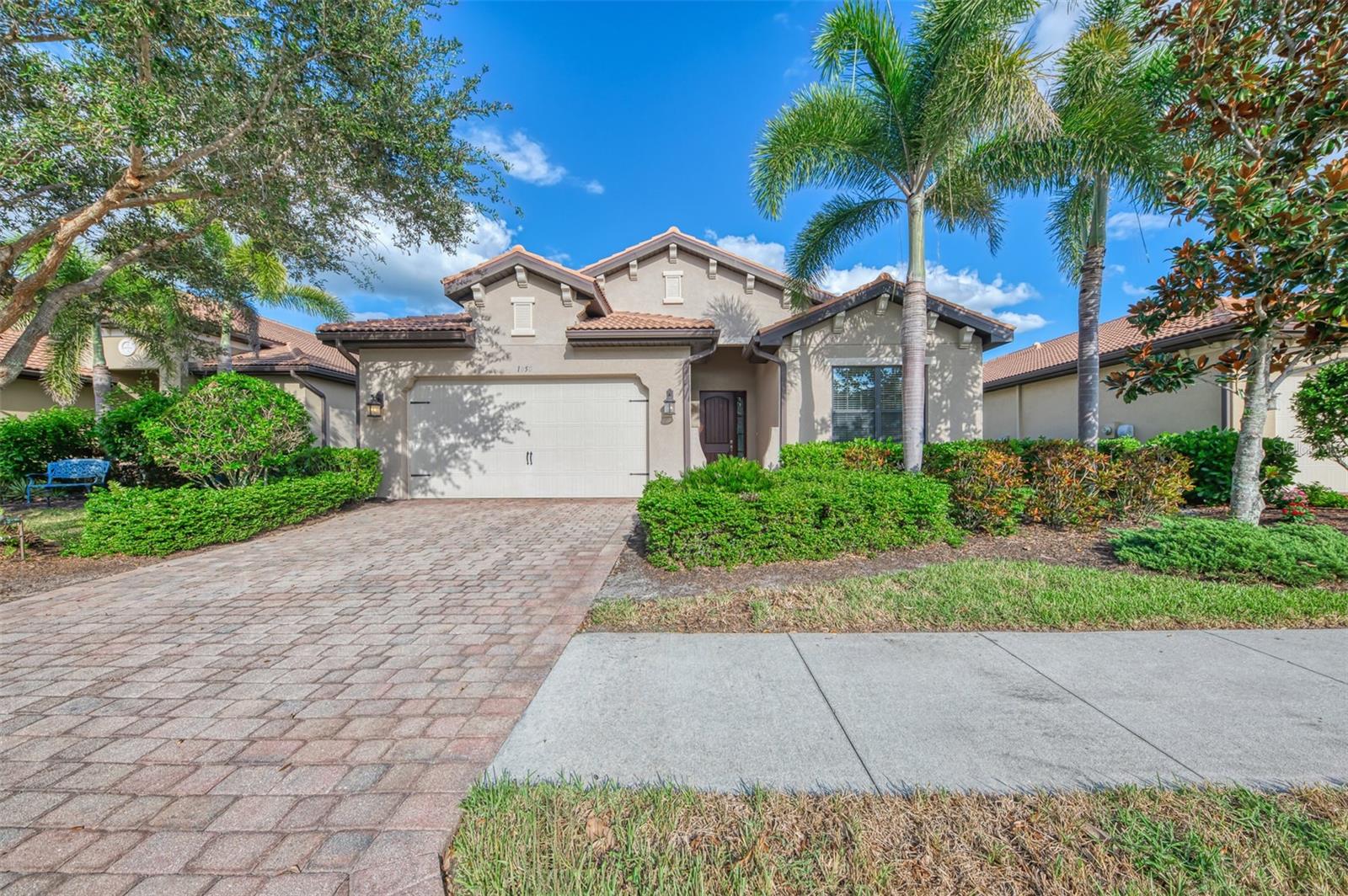 1050 BLUFFWOOD DR — photo 4