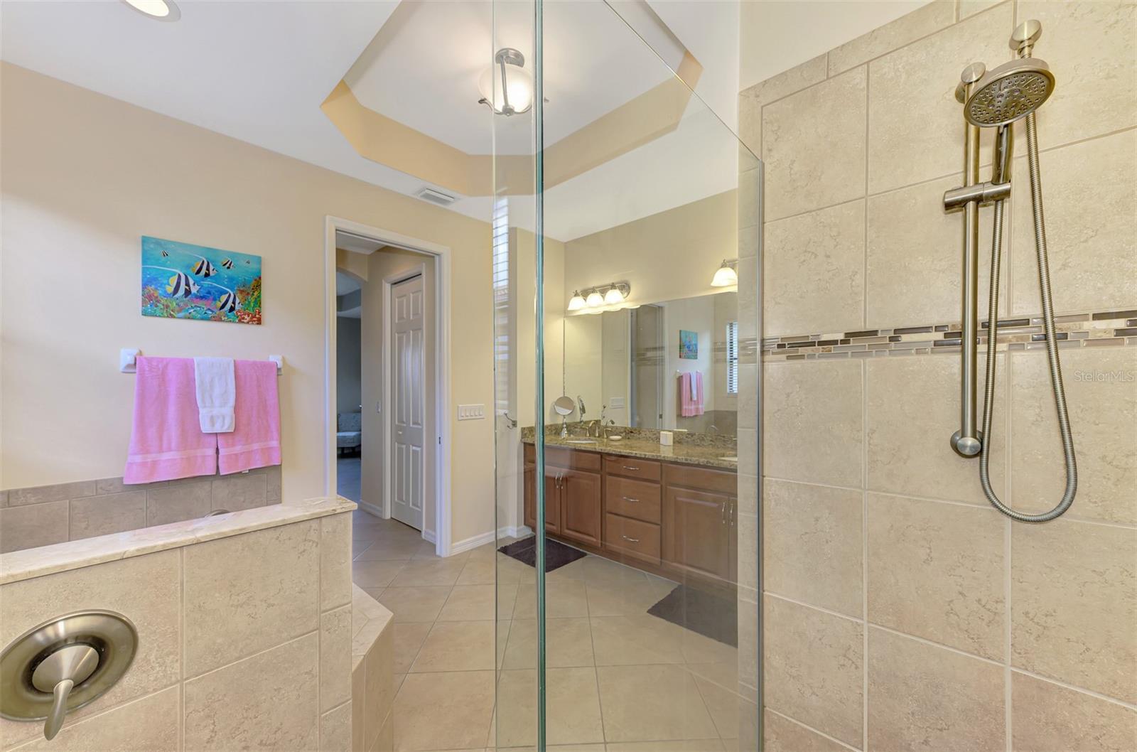1050 BLUFFWOOD DR — photo 33