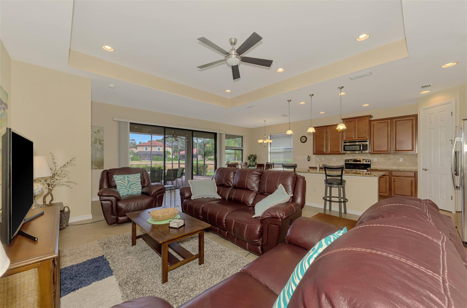 1050 BLUFFWOOD DR — photo 13