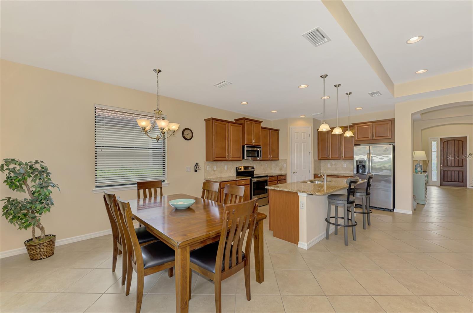 1050 BLUFFWOOD DR — photo 15