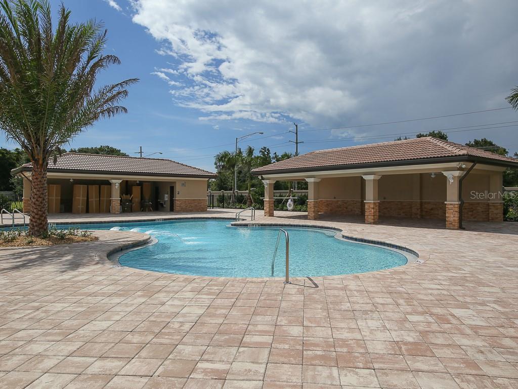 1050 BLUFFWOOD DR — photo 65