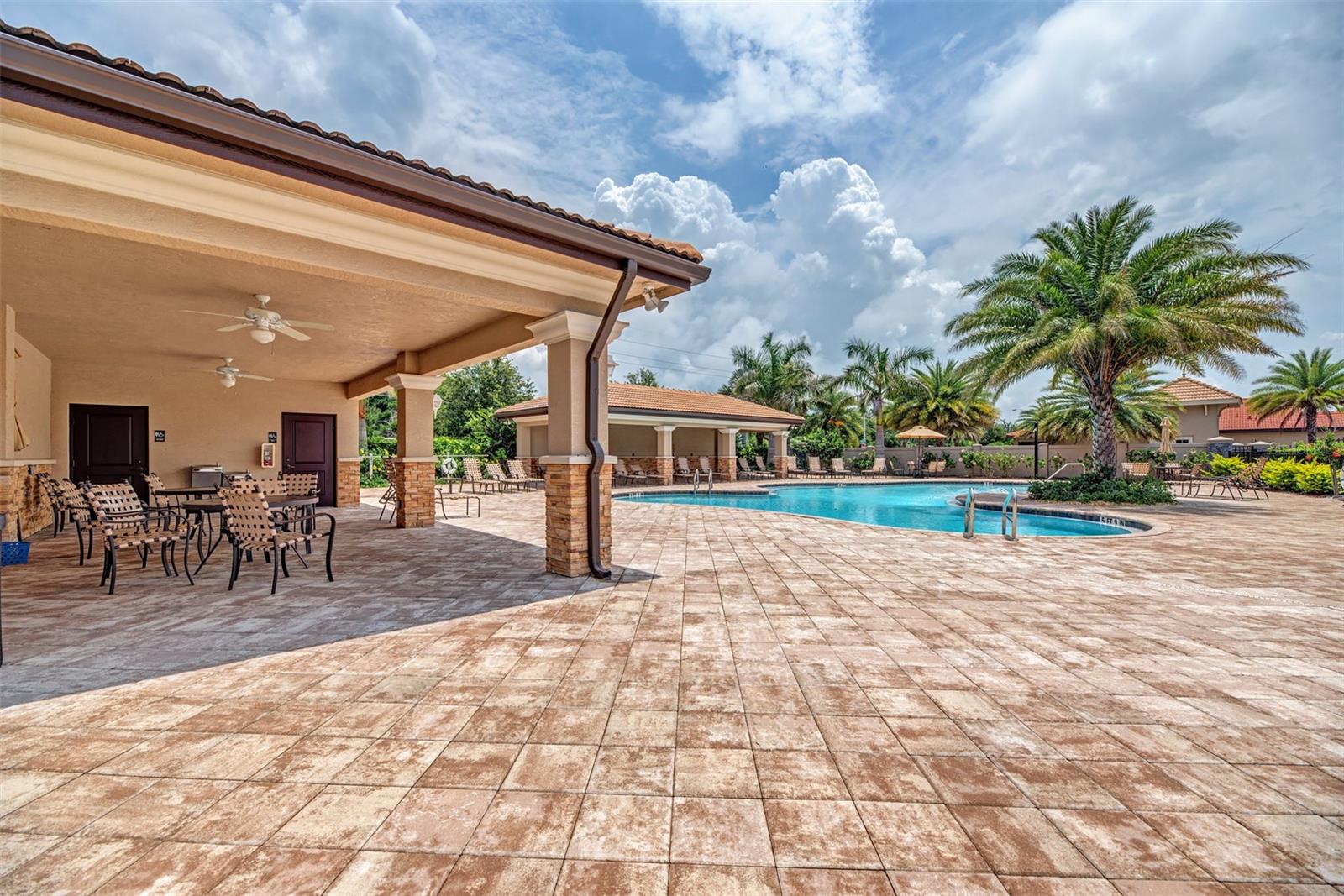 1050 BLUFFWOOD DR — photo 66