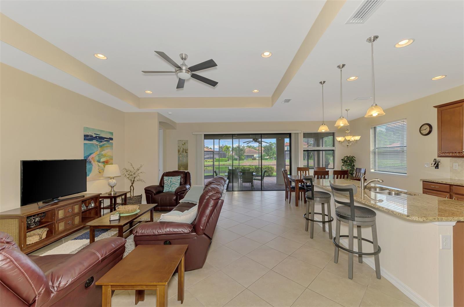 1050 BLUFFWOOD DR — photo 12