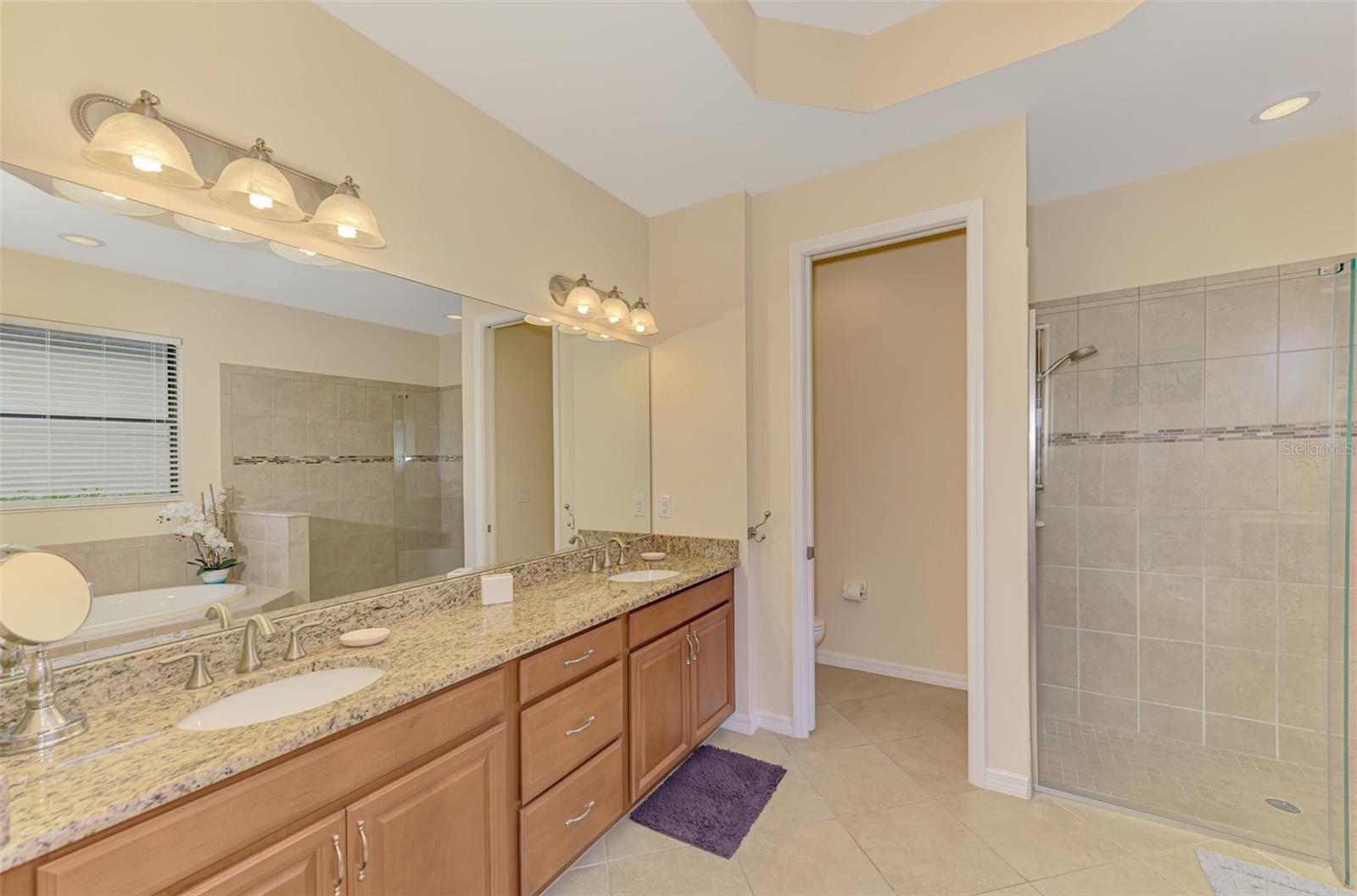 1050 BLUFFWOOD DR — photo 31