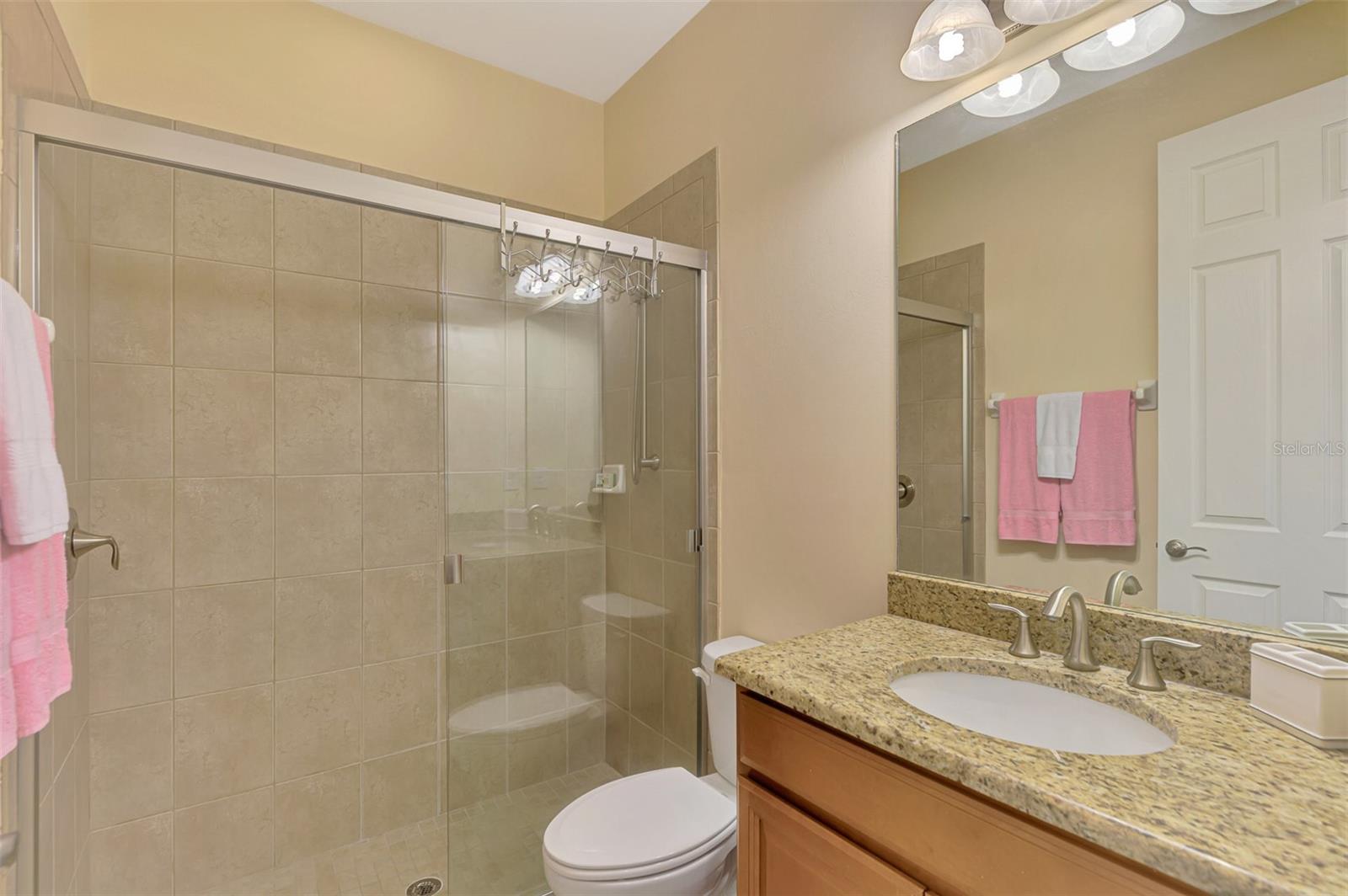 1050 BLUFFWOOD DR — photo 38