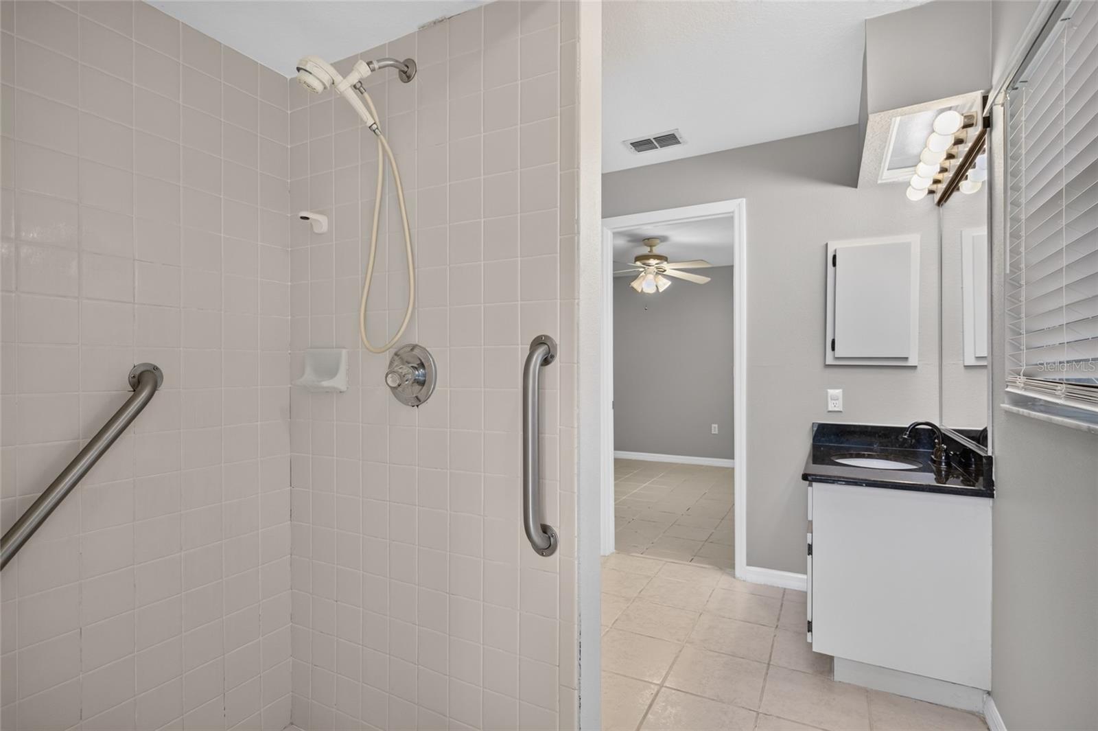 2243 EAGLE BLUFF DR — photo 37