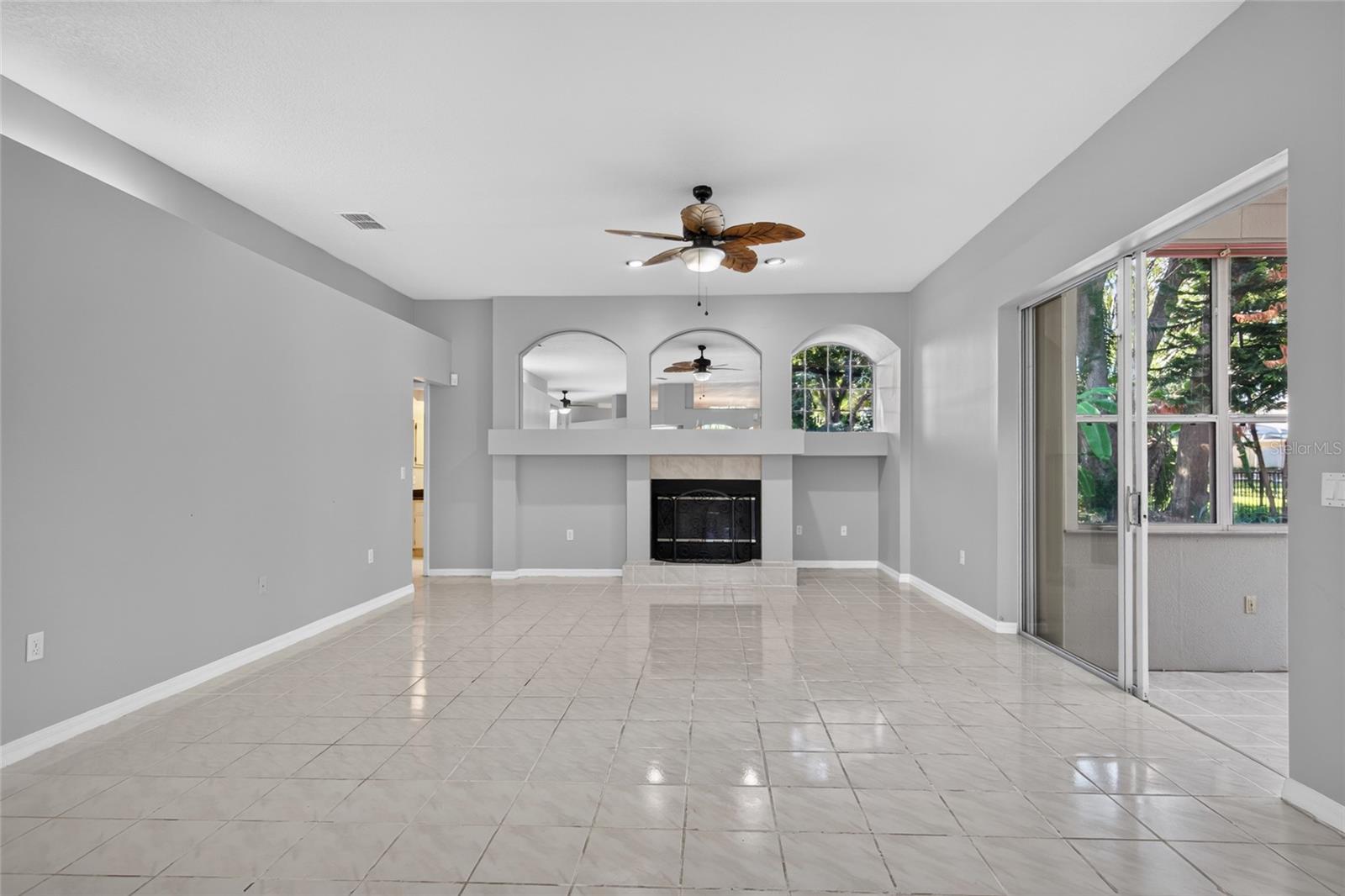 2243 EAGLE BLUFF DR — photo 26