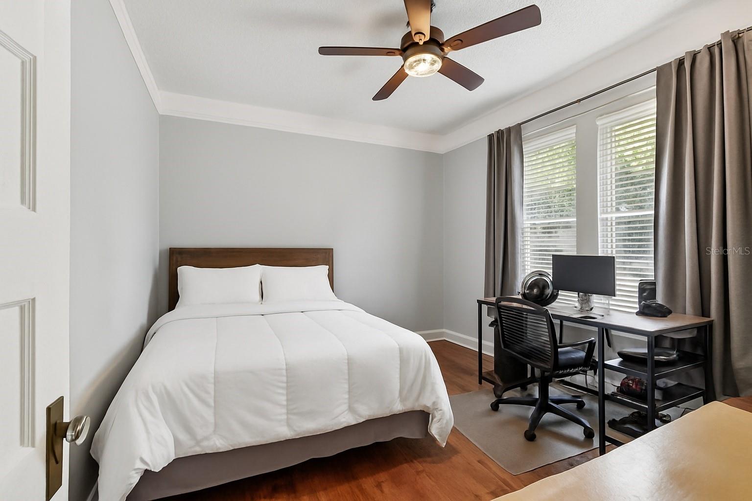 906 E HAMILTON AVE — photo 24