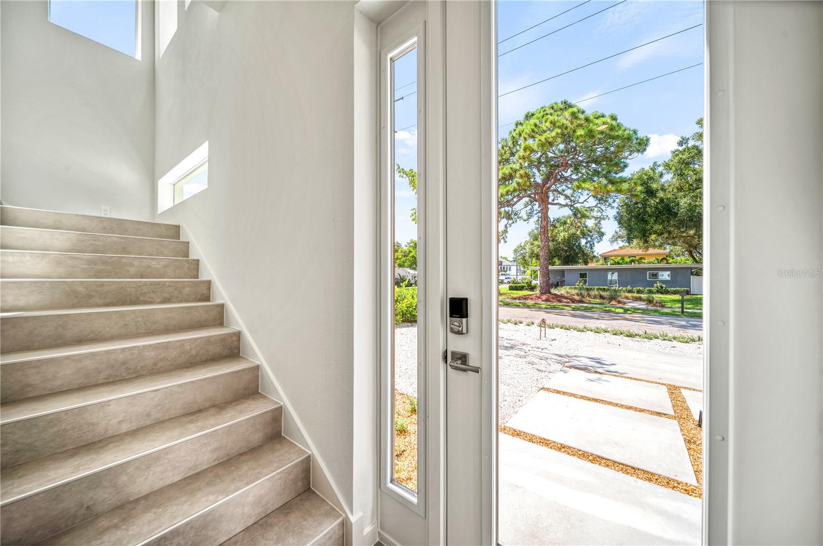 2163 WALDEMERE ST — photo 2