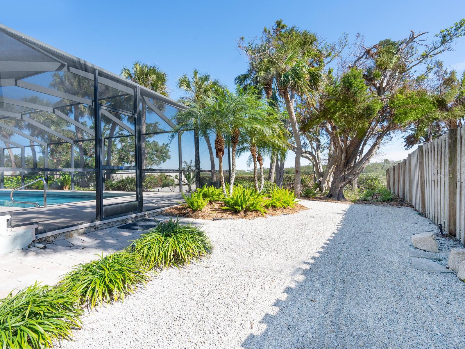 18 N CASEY KEY RD — photo 31