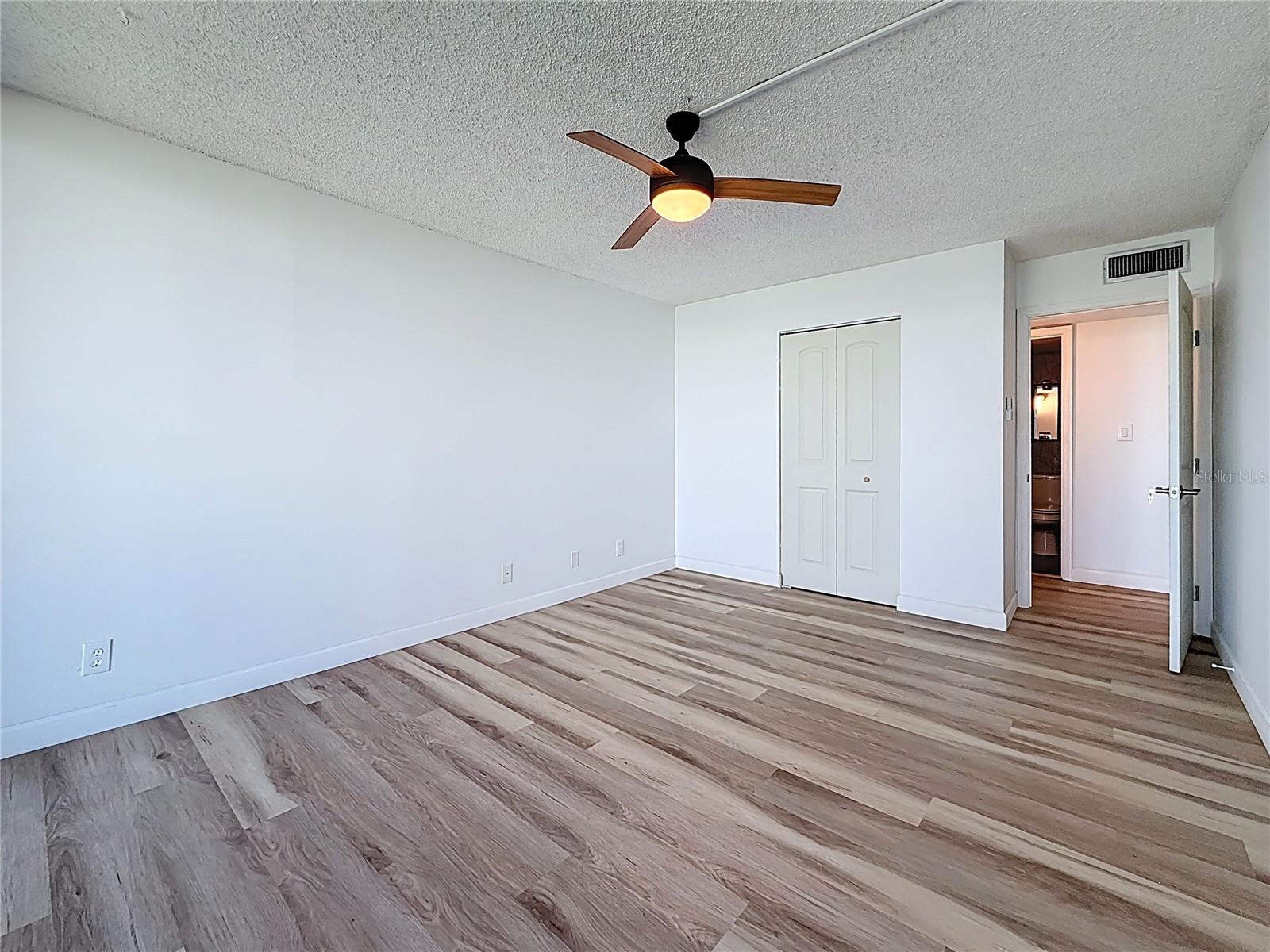 1 KEY CAPRI #201E — photo 41