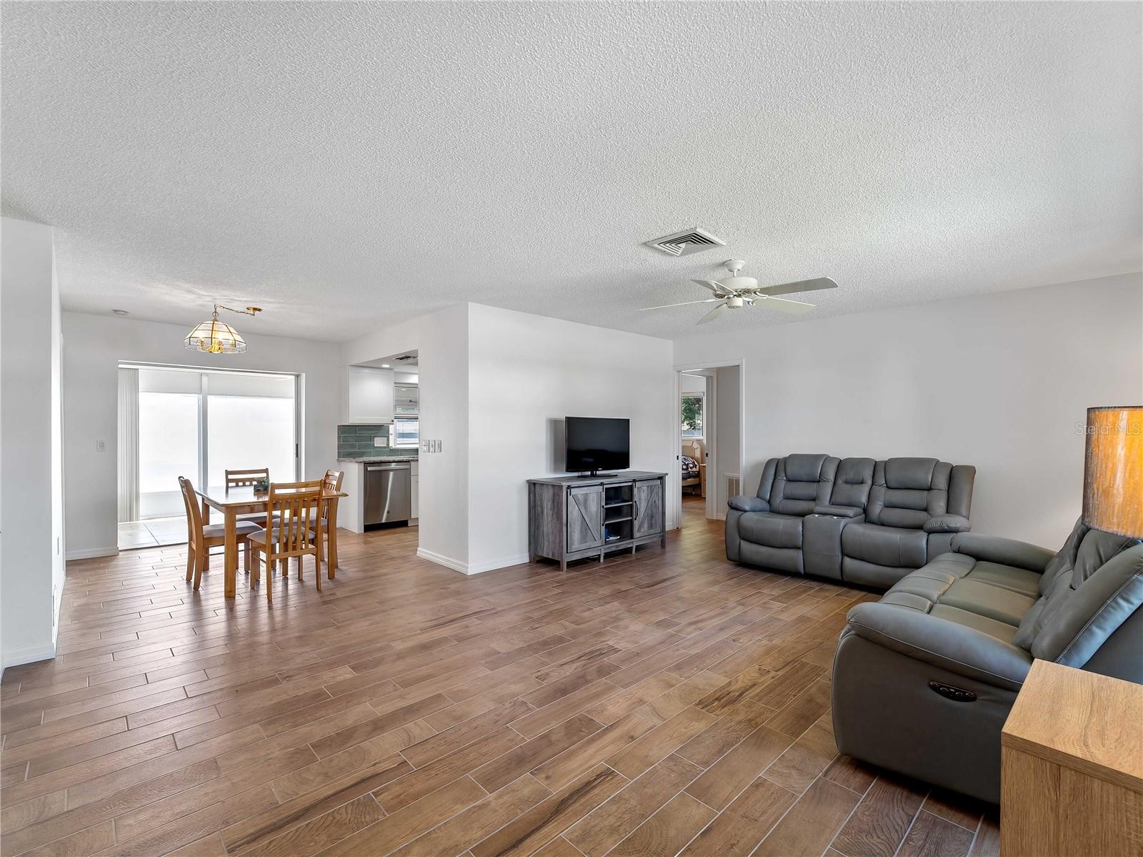 52 CIRCLEWOOD DR #A1-2 — photo 7