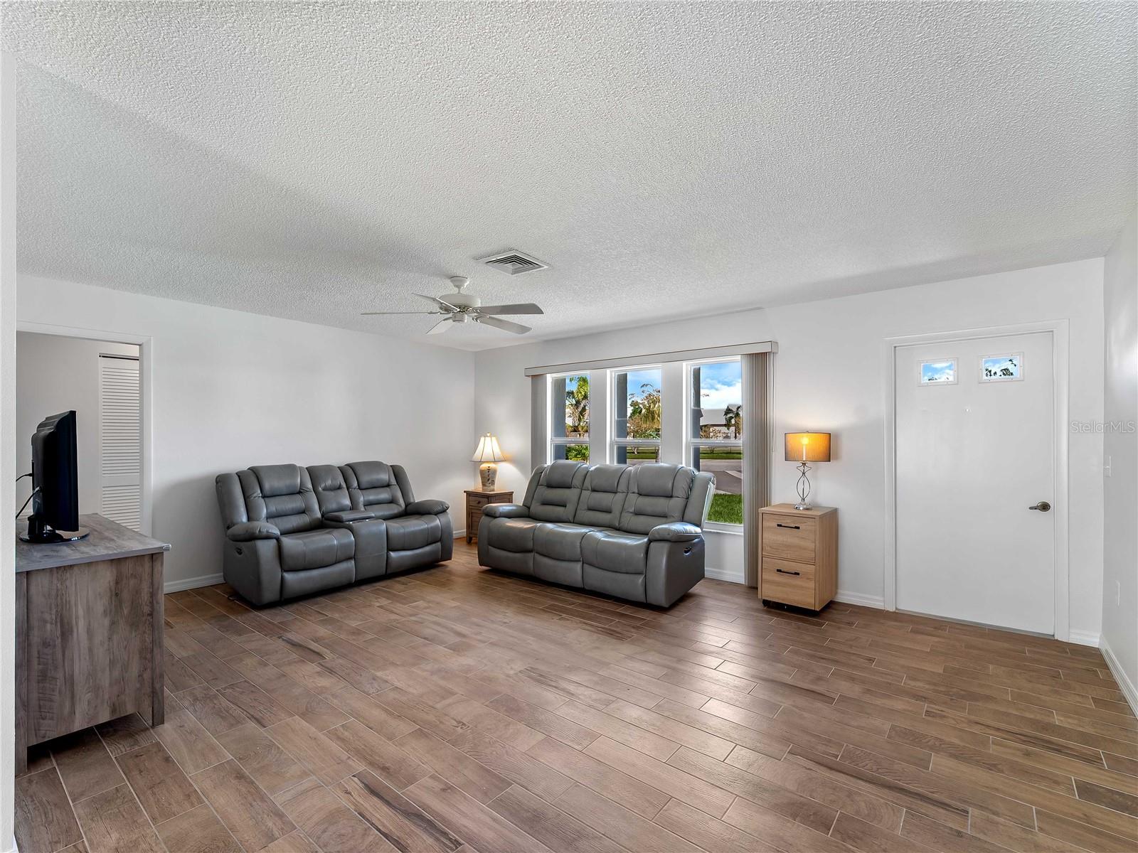 52 CIRCLEWOOD DR #A1-2 — photo 6