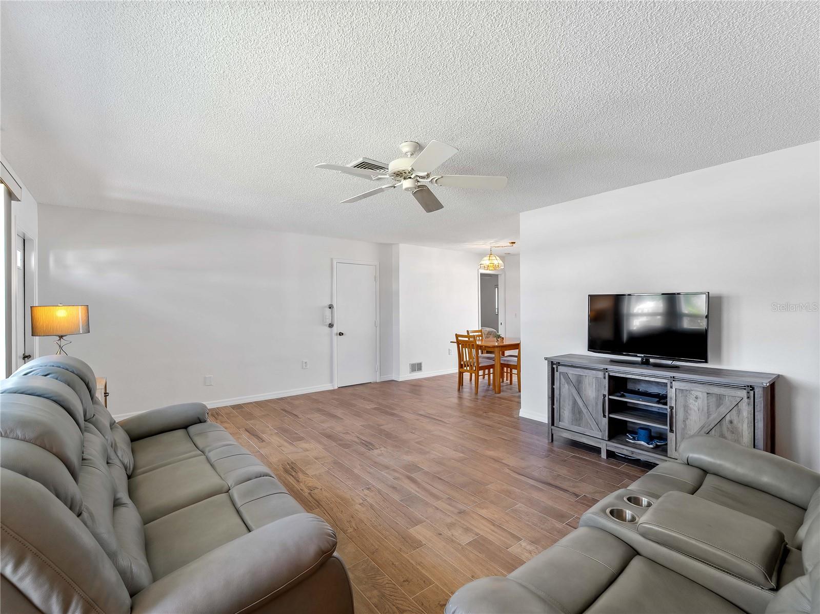 52 CIRCLEWOOD DR #A1-2 — photo 12