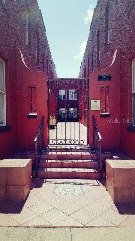 111 S NEWPORT AVE #15 — photo 2