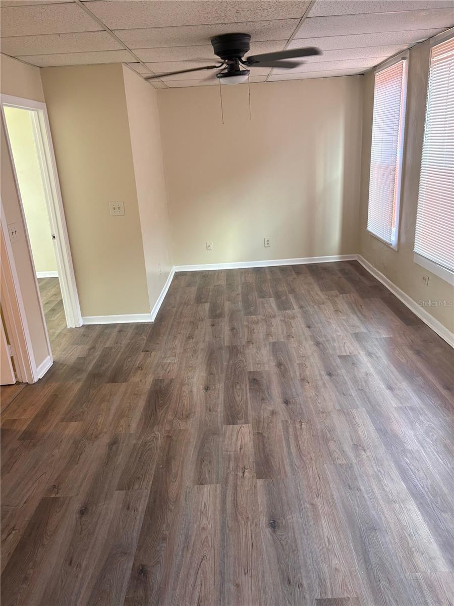 111 S NEWPORT AVE #15 — photo 4