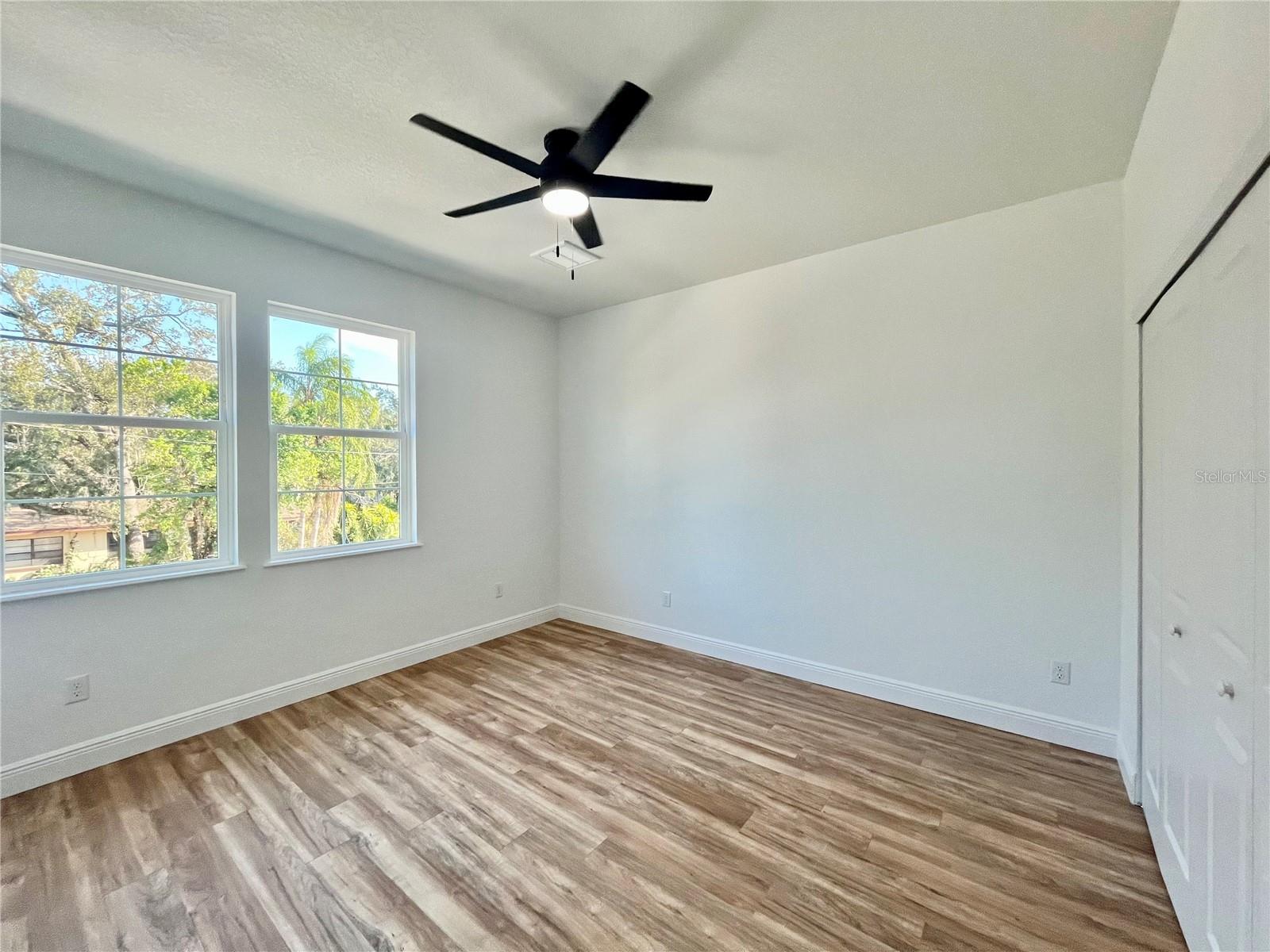 8112 N GREENWOOD AVE — photo 10