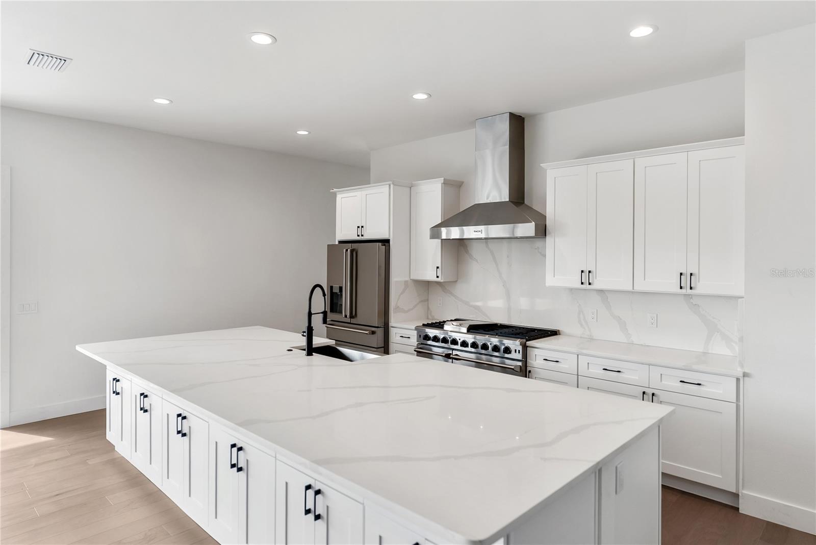 530 DE NARVAEZ DR — photo 29