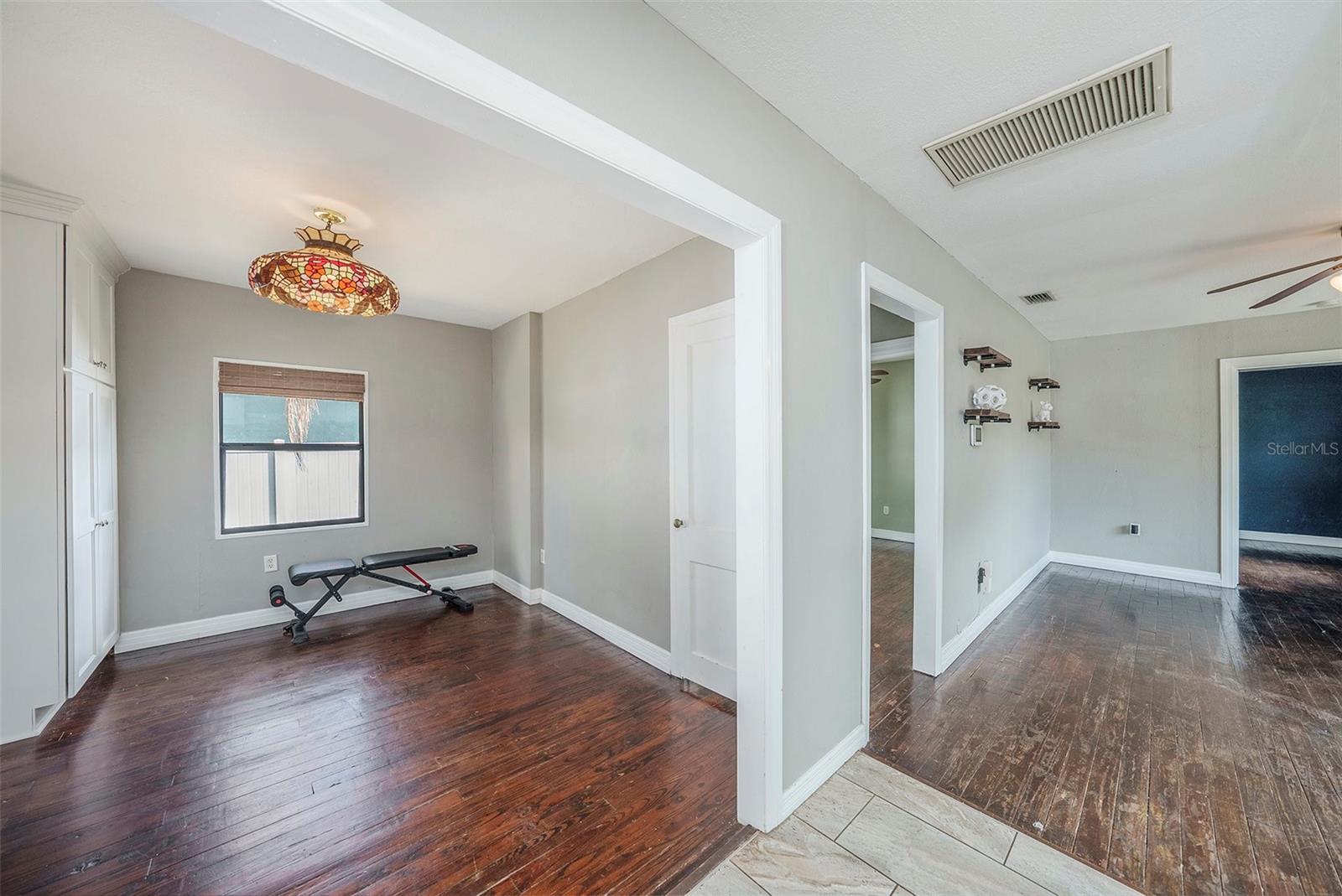 1702 E KNOLLWOOD ST — photo 17