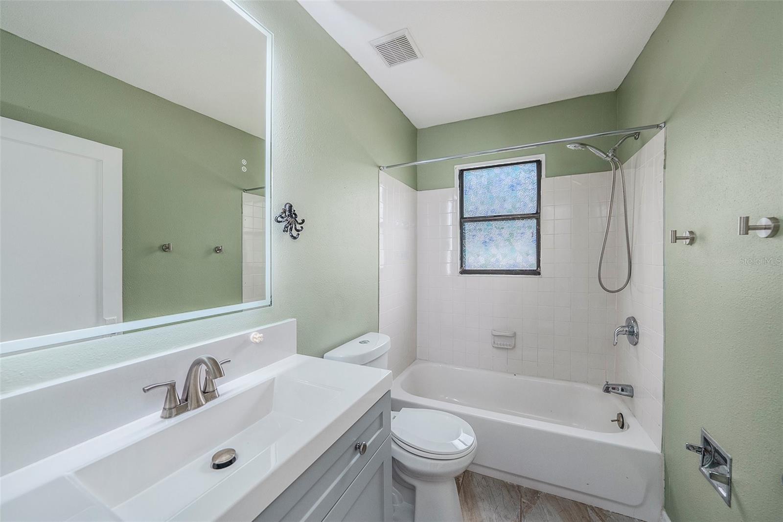 1702 E KNOLLWOOD ST — photo 24