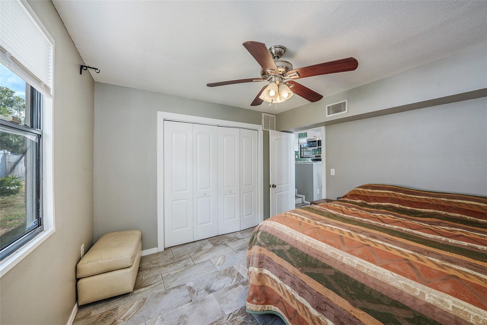 1702 E KNOLLWOOD ST — photo 19