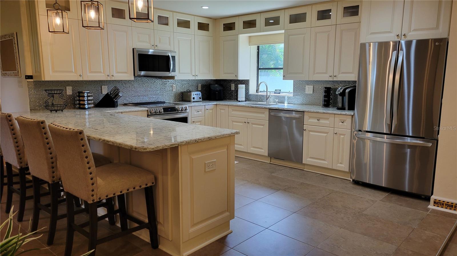 3932 SUNSHINE AVE — photo 4