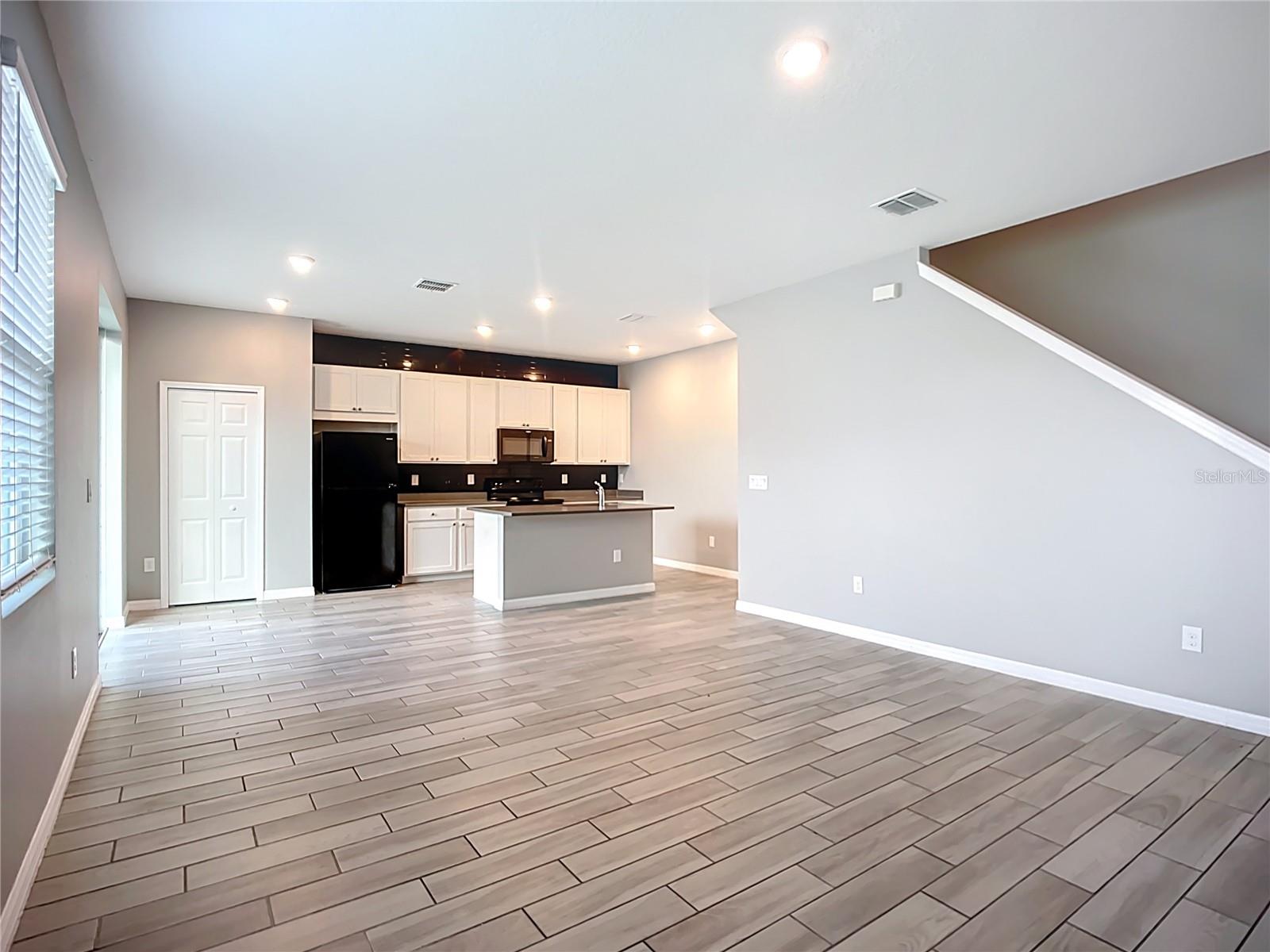 11829 CLARE HILL AVE — photo 12