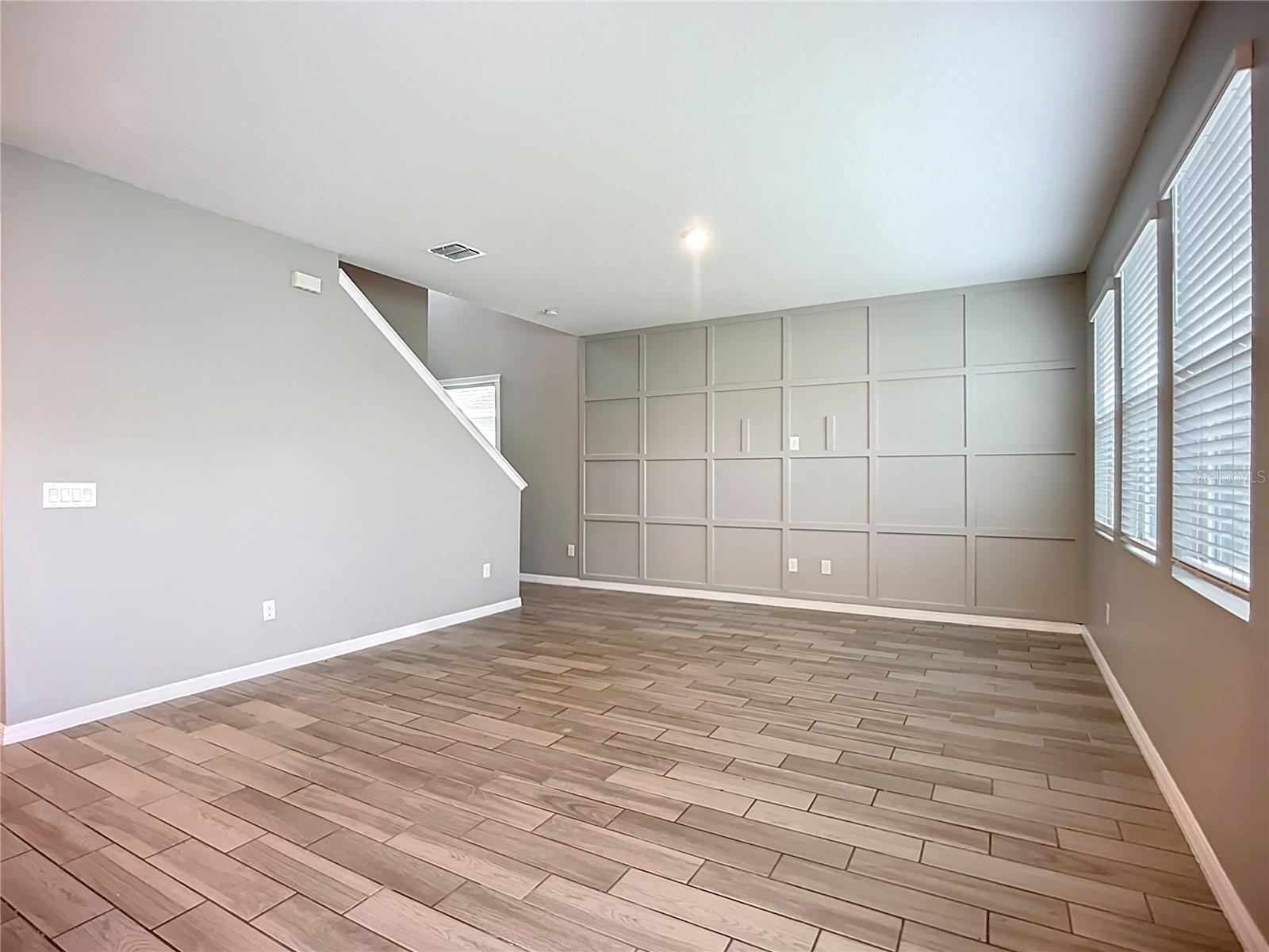 11829 CLARE HILL AVE — photo 3